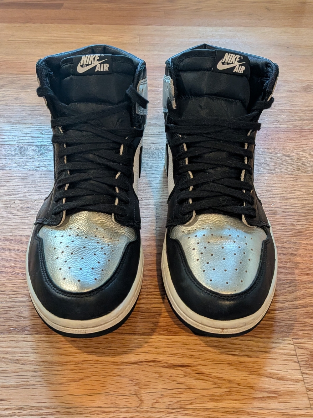 Nike Air Jordan AJ1 High Top Sneakers Black & Metallic Silver Size 10.5 Men's